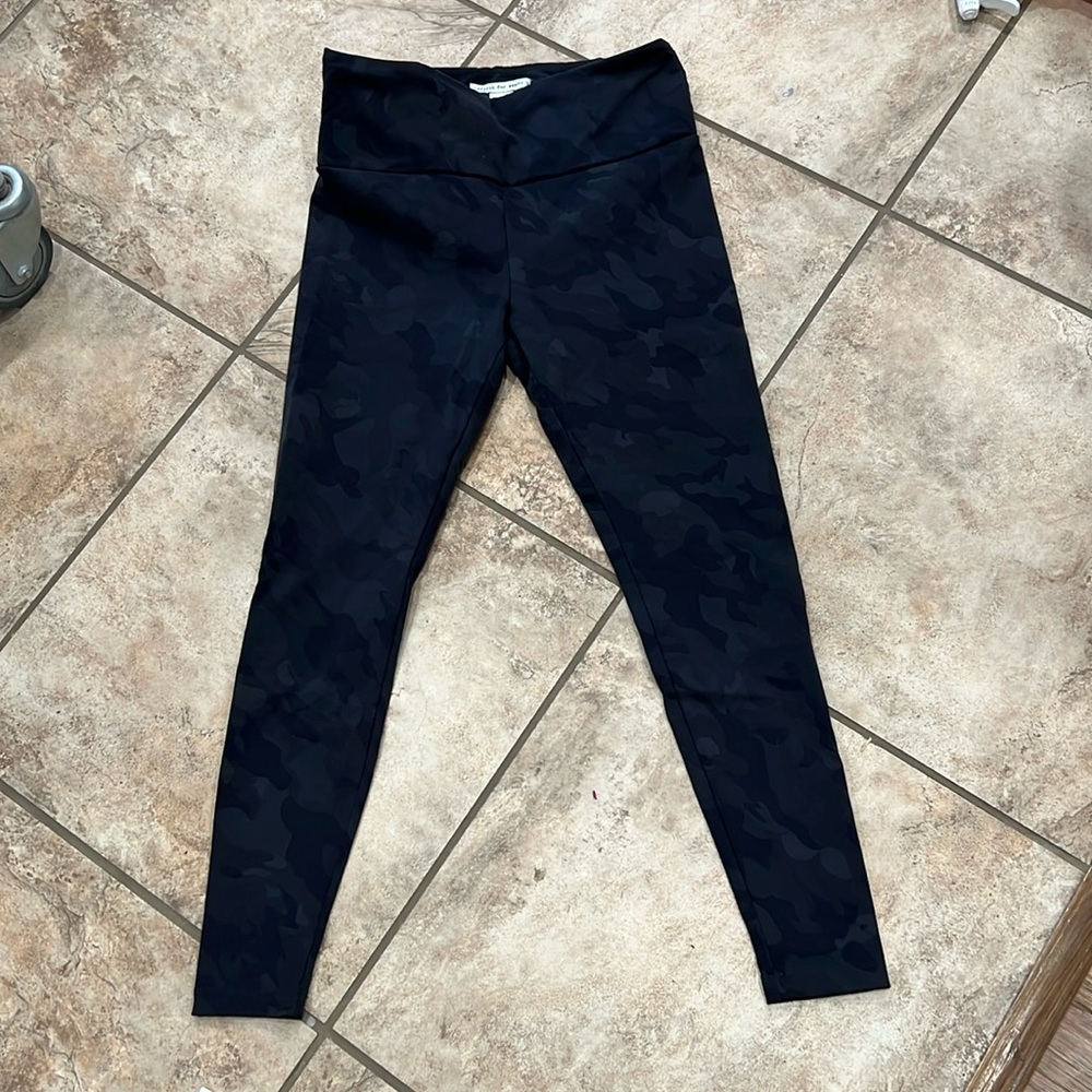 Black camo leggings